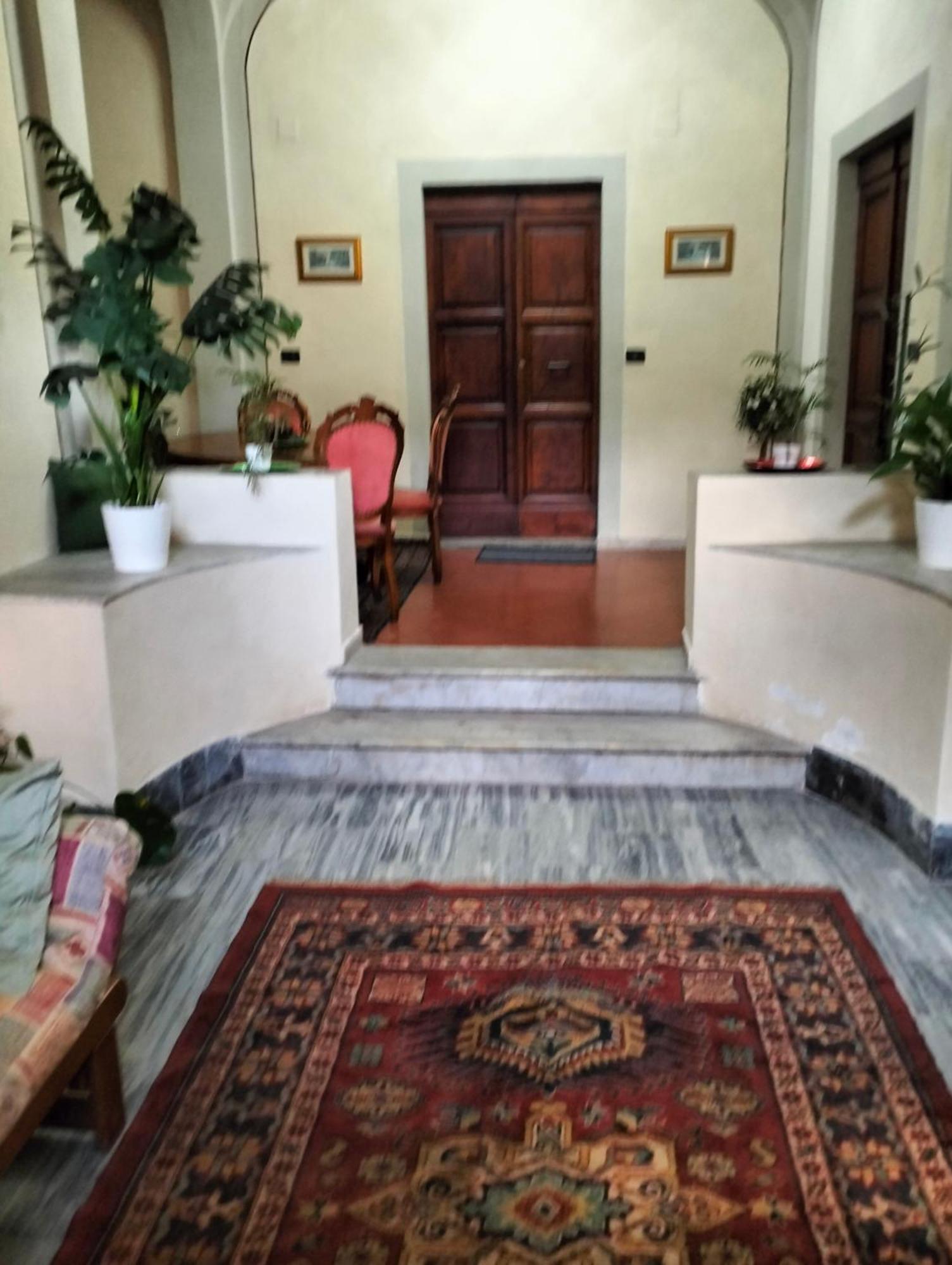 Palace Comfort Inn Pisa Exteriör bild