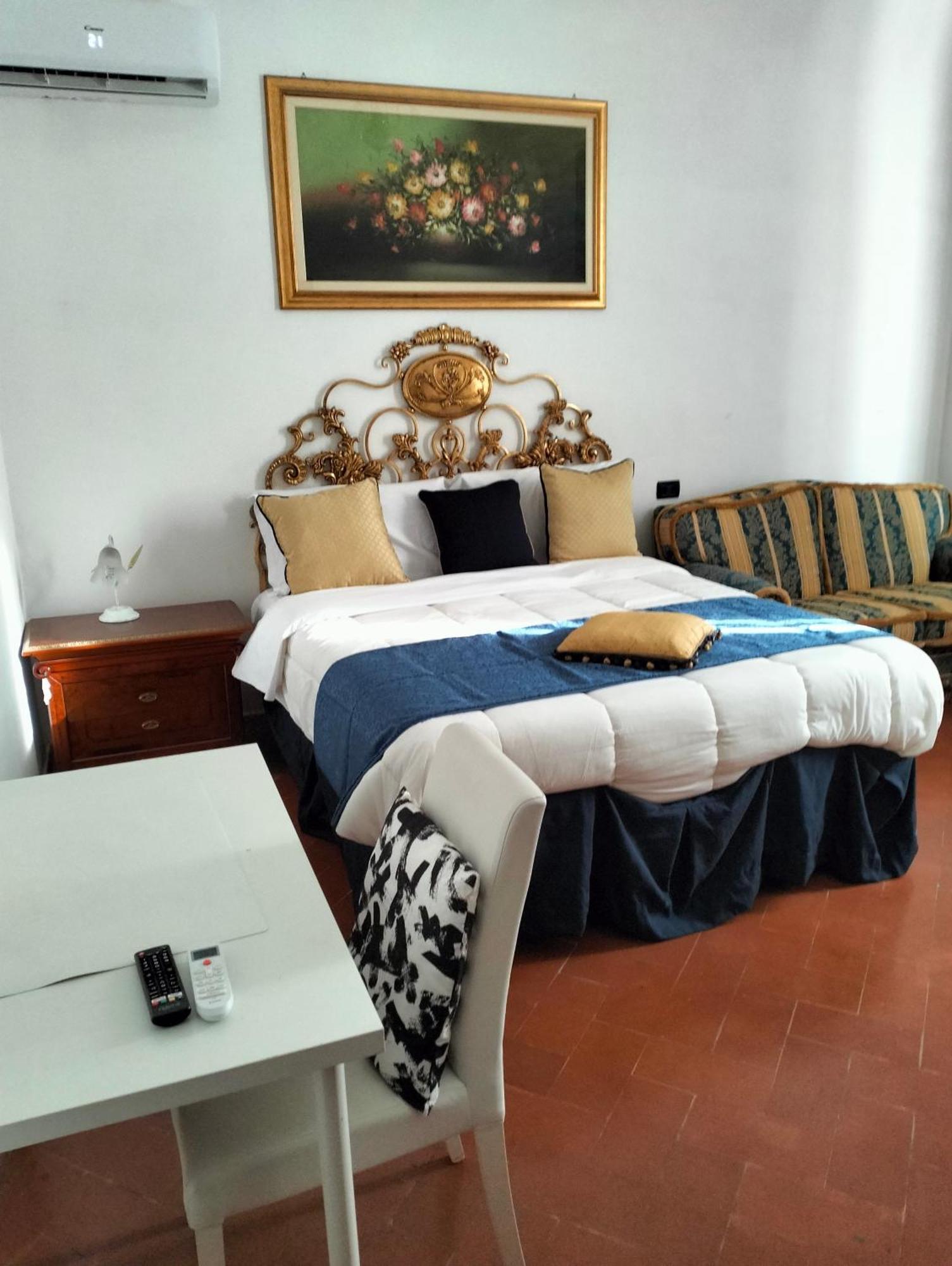 Palace Comfort Inn Pisa Exteriör bild